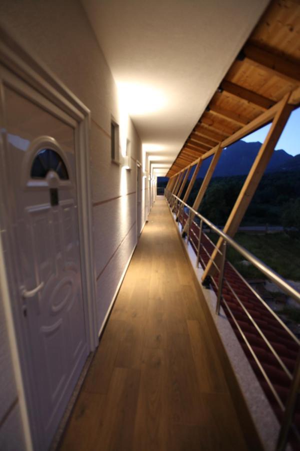 Hotel Riviera Borsh Εξωτερικό φωτογραφία